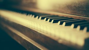Quelle est la particularité d’un magasin de piano ?